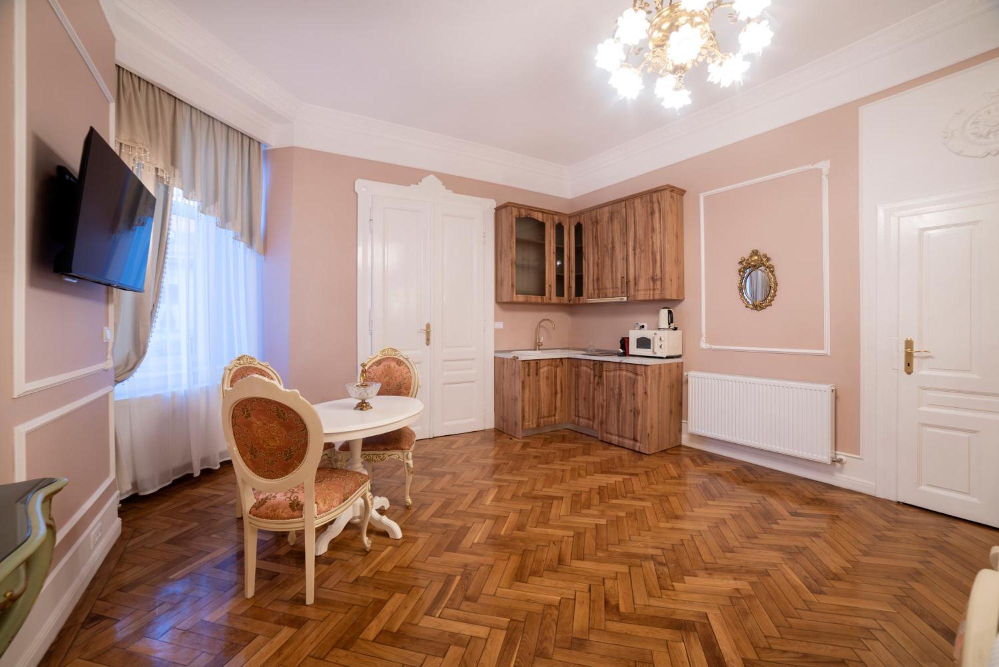 Aesthetic Pleasure - Central Downtown Apartments 拉迪亚 外观 照片